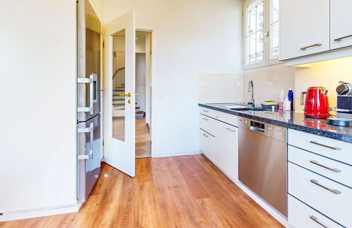 Brione sopra Minusio Villa | Stunning private villa with WIFI, private pool, TV, patio, pets allowed and panoramic view