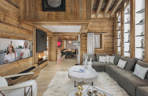 Le Praz Ski Chalet | Stunning 'Chalet Alpinesse' - Five Minutes From The Slopes Of Courchevel!