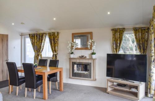 Corton House | Stunning Cliff Top Cottage - Uk48809