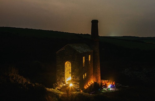 Tintagel Cabin | Stunning Cornish Tipi With sea Views