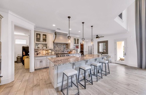Newcastle House | Stunning Country Retreat with Pool, Hot Tub, Pond & Theatre Room!
