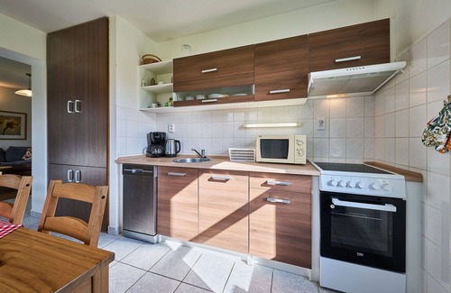 Starkov House | Stunning private villa for 6 guests with pool, WIFI, TV, patio, pets allowed and panoramic view