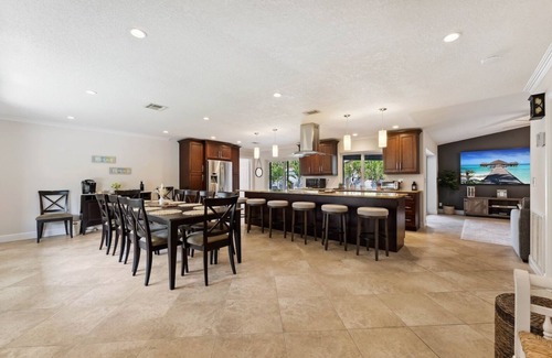 Delray Beach House | Stunning Delray Villa With Heated and Cooled Pool, Near Golf Courses and Beach.