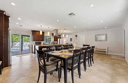 Delray Beach House | Stunning Delray Villa With Heated and Cooled Pool, Near Golf Courses and Beach.