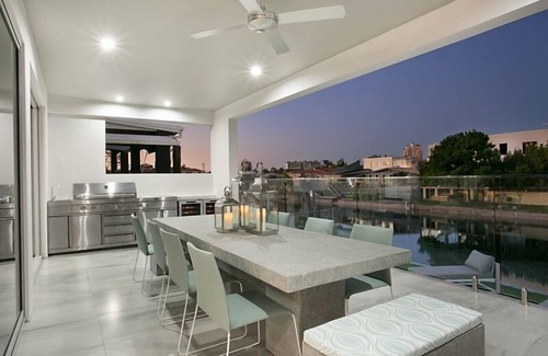 Broadbeach Waters House | STUNNING DESIGNER HOME – Exceptional Quality
