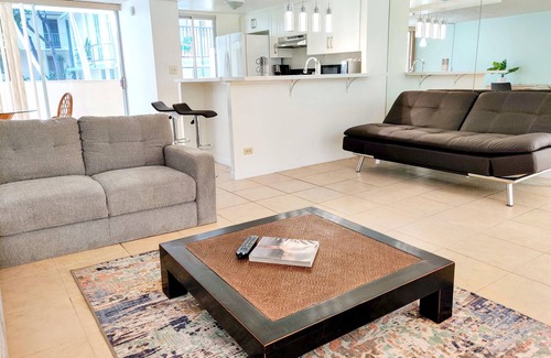 Diamond Head - Kapahulu - St. Louis Apartment | Stunning! Diamond Head Oceanfront Lanai Condo - Sleeps 5