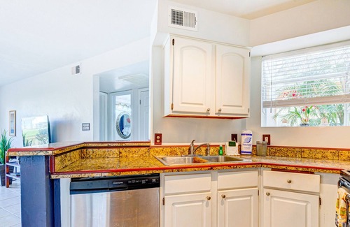 Ocean Side Village Apartment | Stunning dog-friendly apartment with hot tub, pool, W/D, fitness room, & kitchen