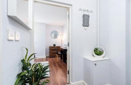 Doncaster Apartment | Stunning Doncaster City Centre Apartment, with 2 Double beds
