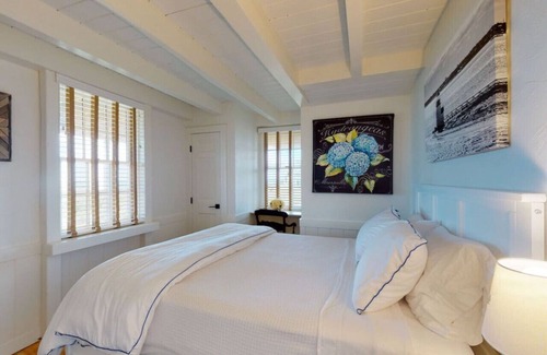 Nantucket House | Stunning Double Home Rental - 6 bedroom 16 guests