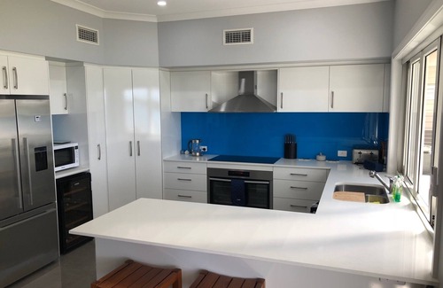 Soldiers Point House | Stunning Family Waterfront Getaway - Soldiers Point