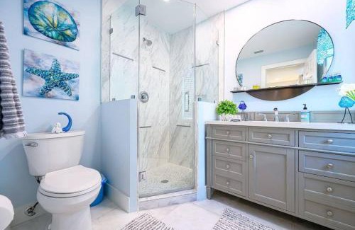 Central Naples House | Stunning Family Home Pool & Spa