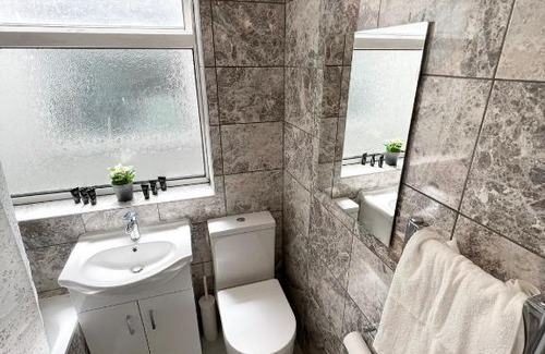 Dudden Hill House | Stunning Flat in Greater London
