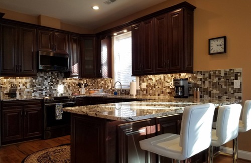 Fairfax House | STUNNING, FULLY-FURNISHED 4 BR/4 BA NEAR DULLES, RESTON & DC