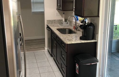 Tropic House | Stunning get away in a beautiful neighborhood!!!