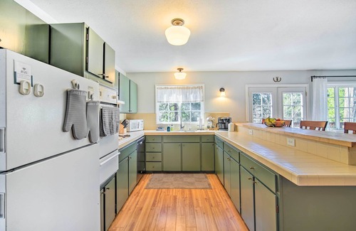 Cedar Glen Cottage | Stunning Getaway in Lake Arrowhead!