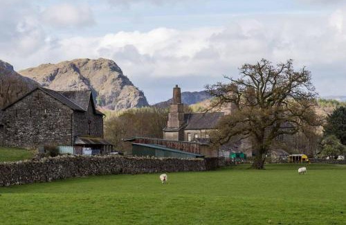 Coniston House | Stunning Holiday Home - Puddleduck - Centre of Coniston