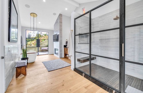 Beachwood Canyon Villa | Stunning Hollywood Hills Modern Mediterrean Villa - newly renovated!