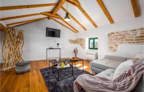 Bicici House | Stunning Home In Bicici With Sauna