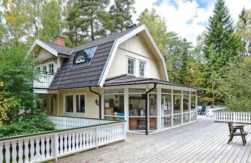 Djurhamn House | Stunning Home In Djurhamn With 6 Bedrooms, Wifi And Sauna