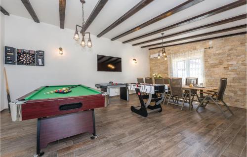 Sibenik House | Stunning Home In Dubrava With Sauna