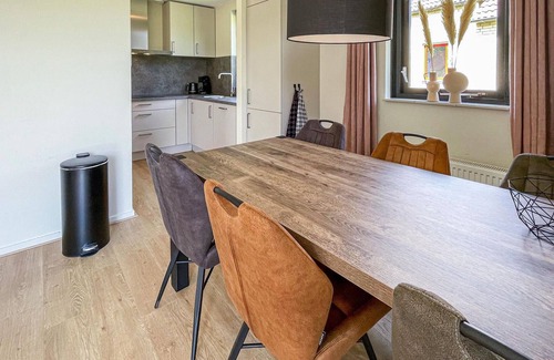 Ewijk House | Stunning home in Ewijk with kitchen