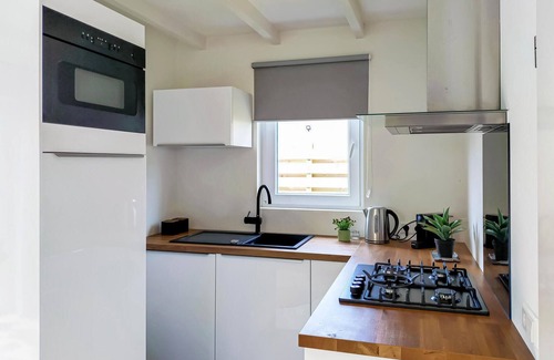 Heinkenszand House | Stunning home in Heinkenszand with WiFi