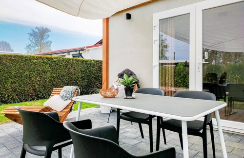 Heinkenszand House | Stunning home in Heinkenszand with WiFi