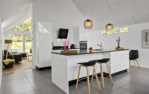 Nørre Hurup House | Stunning Home In Hadsund With Sauna