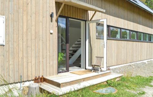 Musko House | Stunning Home In Muskö With Kitchen