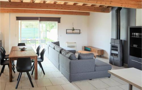Costieres House | Stunning Home In Nîmes