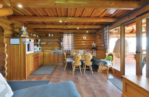 Novi Marof House | Stunning home in Novi Marof with sauna