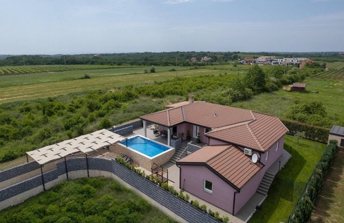 Brtonigla House | Stunning home in Novigrad