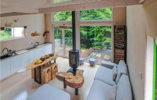 Przywidz House | Stunning Home In Roztoka With Jacuzzi