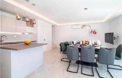 Sumartin House | Stunning Home In Sumartin