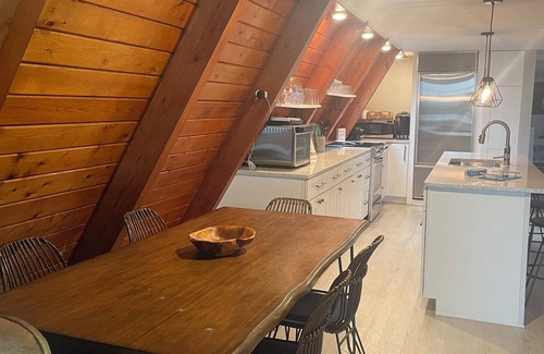 Shelby Ski Chalet | STUNNING LAKE MICHIGAN FRONTAGE- 5-bedroom A-FRAME, close to Silver Lake Dunes!