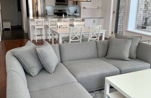 Collingwood Ski Chalet | STUNNING LAKEFRONT VIEWS. Beautiful, ground floor unit. Lighthouse Point.