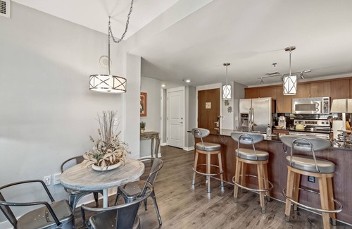 Lake Las Vegas Condo | Stunning Lakeview 2BR with Pool, Lake Las Vegas