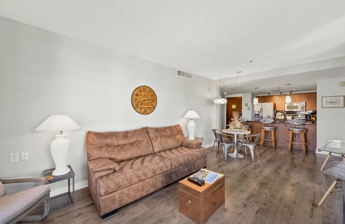 Lake Las Vegas Condo | Stunning Lakeview 2BR with Pool, Lake Las Vegas