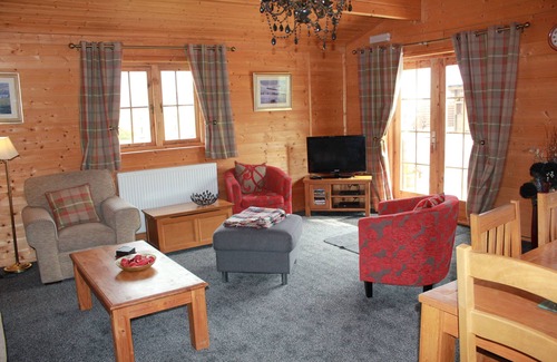 Oswestry Cabin | Stunning log cabin Berwyn with private Hot Tub