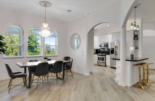 Blaine House | Stunning & luxurious dog-friendly water-view home with private beach access