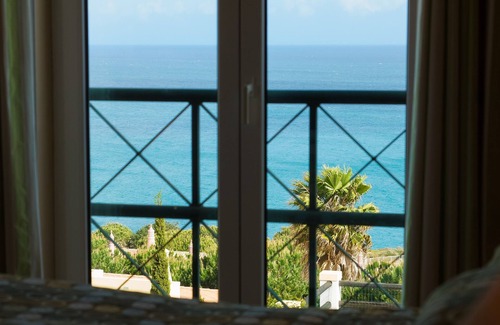 Praia da Luz Villa | Stunning luxury villa, heated pool, a/c, panoramic sea views, WiFi, BBQ, gardens
