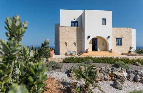Akrotiri Villa | Stunning luxury seafront villa near Stavros, Akrotiri, Crete.