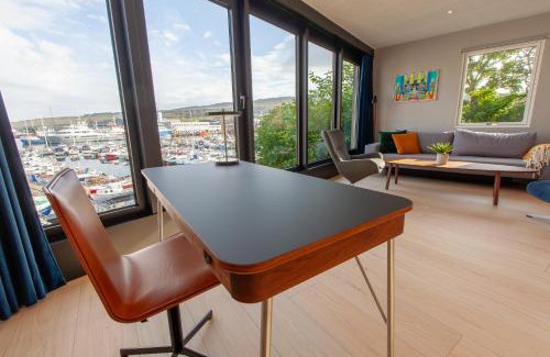 Torshavn Apartment | Stunning Marina View - Brand New - City Center
