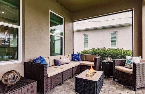 Naples House | Stunning modern house in gated community, 20 min from Marco Beach and DT Naples!