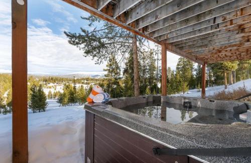 Pole Creek Meadows House | Stunning Mountain Retreat with View and Private Hot Tub