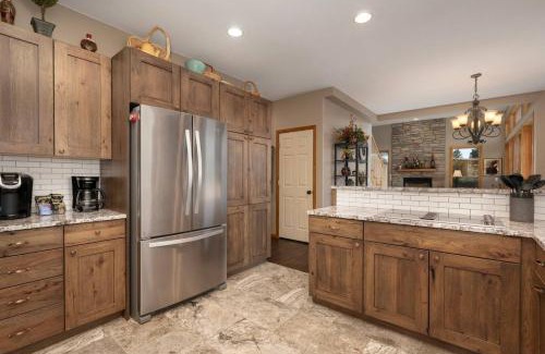 Pole Creek Meadows House | Stunning Mountain Retreat with View and Private Hot Tub