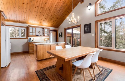 Windermere Cottage | Stunning Muskoka Waterfront Cottage on 3 Mile Lake!