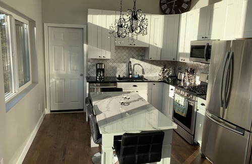 Alyeska House | Stunning, New 2 bedroom Unit Minutes from Alyeska Resort