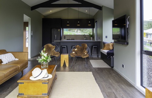 Richmond Cottage | Stunning new architectural tree-house in Richmond, Nelson