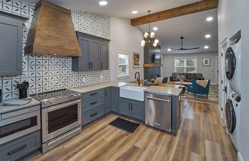 Pigeon Forge Villa | Stunning, Newly Renovated Villa! Close to Strip #3